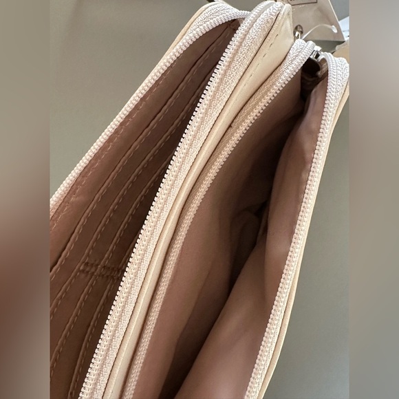 NWT Coach Beautiful Parchment Wristlet Wallet - Picture 4 of 11